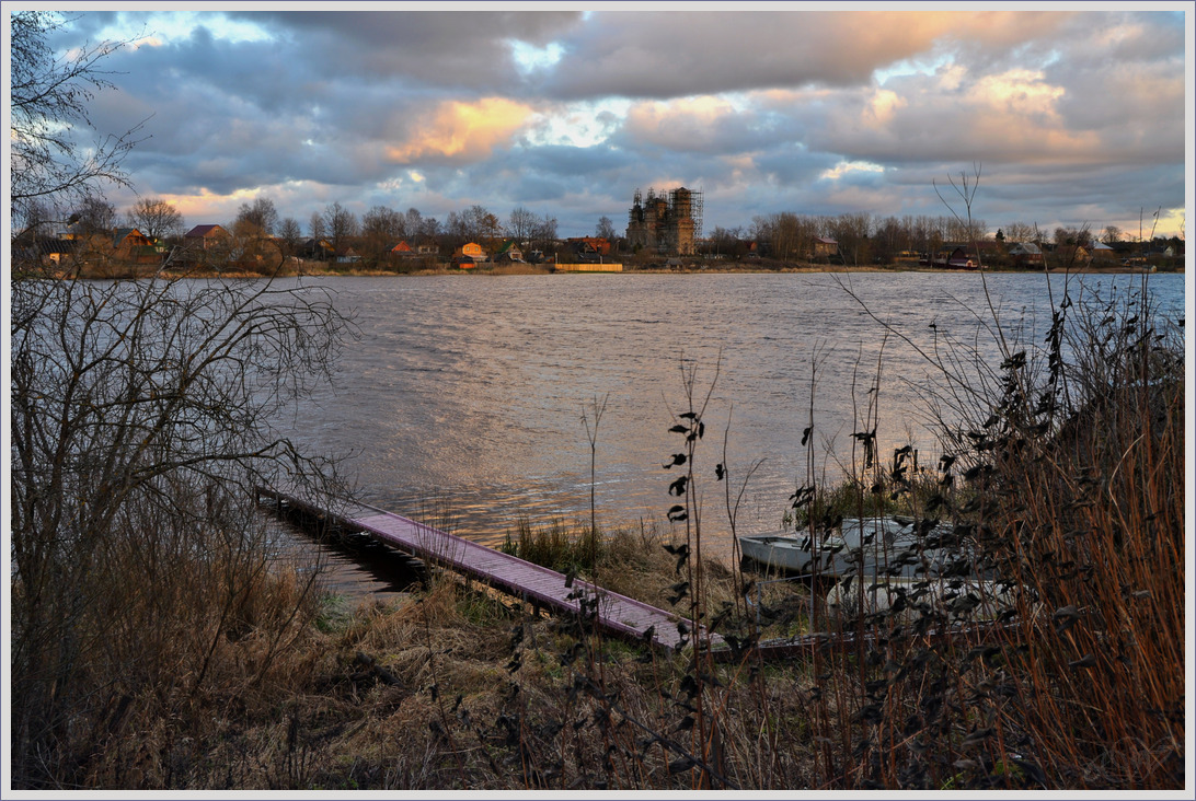 photo "***" tags: landscape, autumn, clouds, river