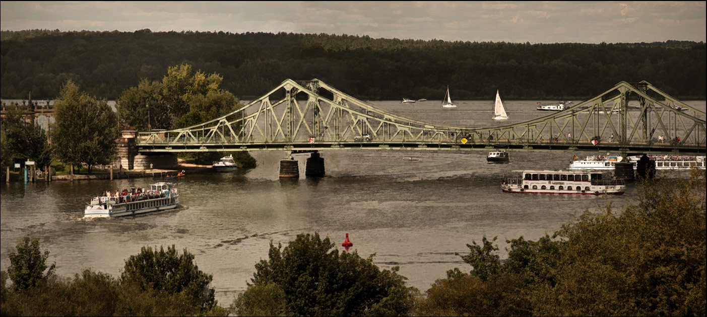 фото "Глинике брюке (Глиникский мост) Берлин,Потсдам" метки: пейзаж, Glienicker Brücke, foto liubos, havel-река, Берлин, бранденбург, глиникский мост, мост шпионов, потсдам