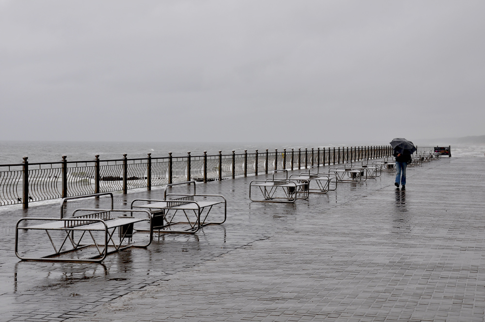 photo "***" tags: street, rain