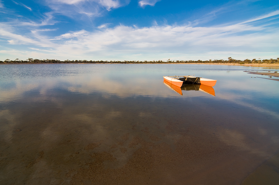 photo "Evening at the lake_3" tags: landscape, boat, clouds, evening, lake, sky, water