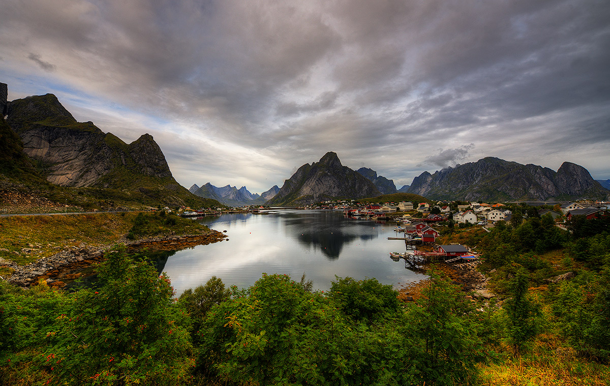 фото "Reine ,Lofoten" метки: пейзаж, Europe, вода, горы, осень