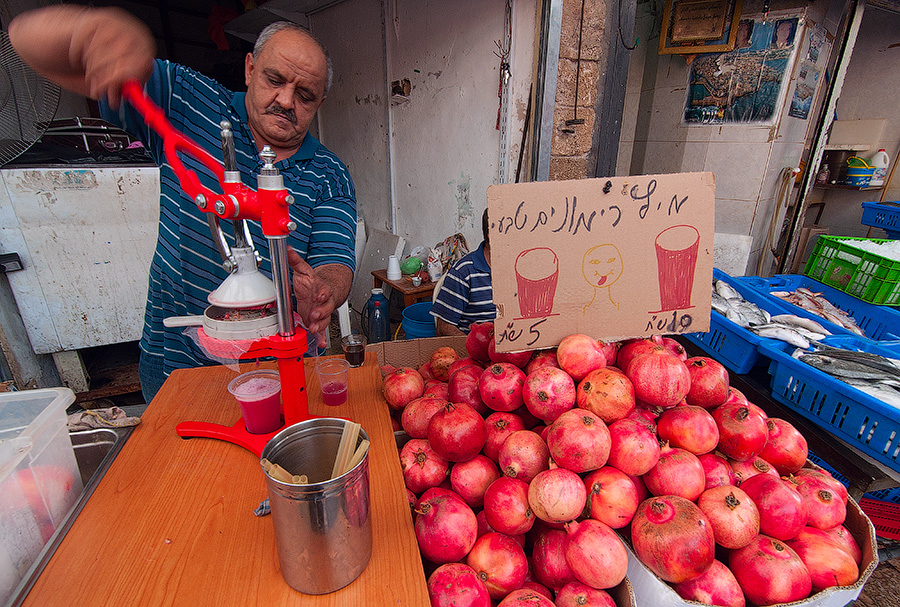 photo "Delicious" tags: street, Israel, Гранат, базар, сок