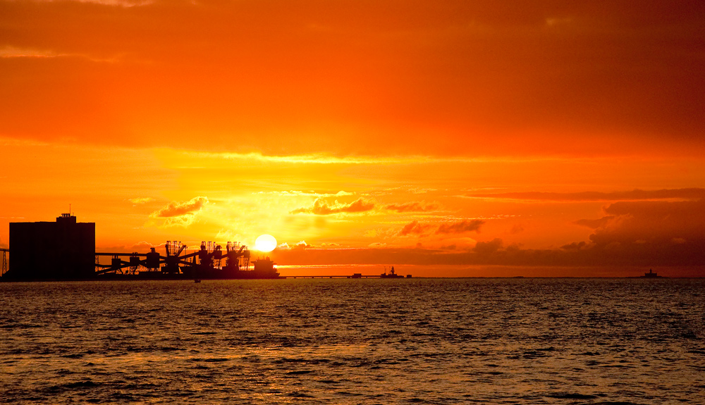 photo "Lisbon Sunset" tags: landscape, nature, panoramic, Europe, Lisbon, coast, ocean, portugal, seas, sunset