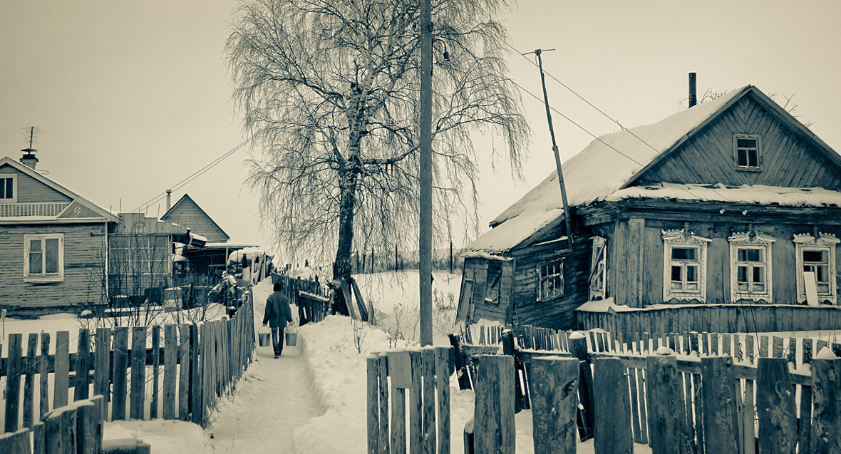 фото "Жизнь деревенская" метки: разное, ведра, зима, мужчина, снег