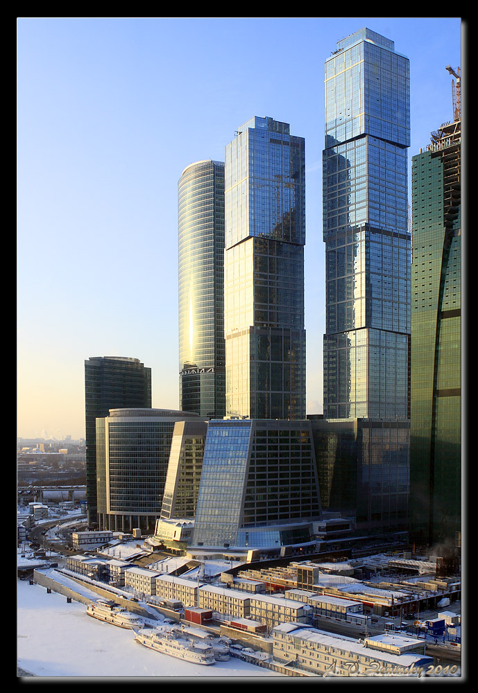 photo "Business center in Moscow" tags: architecture, landscape, city, Europe, building, tower, winter