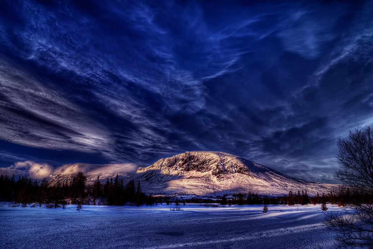 фото "Almost Dark" метки: пейзаж, Europe, Ice, night, горы