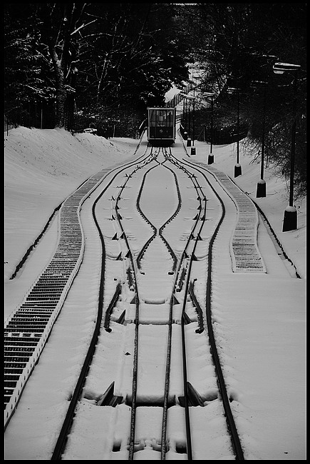 photo "Зимняя канатная дорога" tags: black&white, Prag, Prague, Praha