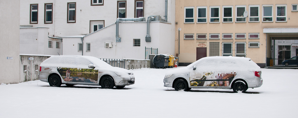 photo "Snow-twins" tags: travel, city, snow, машины, стоянка
