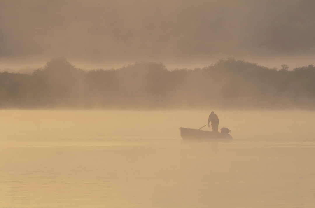 photo "***" tags: landscape, fog, river, sunrise, рыбак