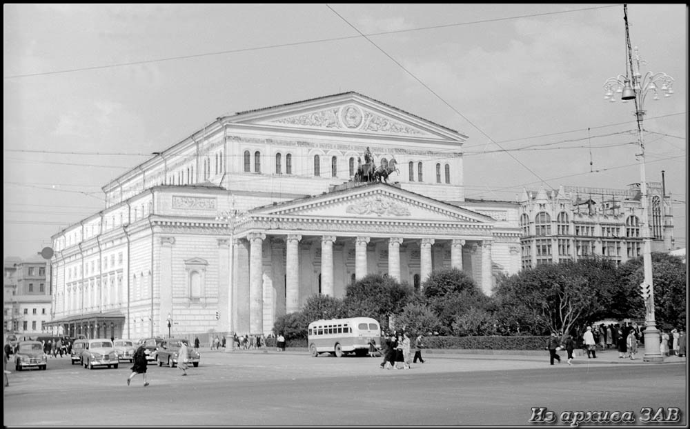 фото "Большой" метки: архитектура, черно-белые, город, Европа, здание, лето, люди