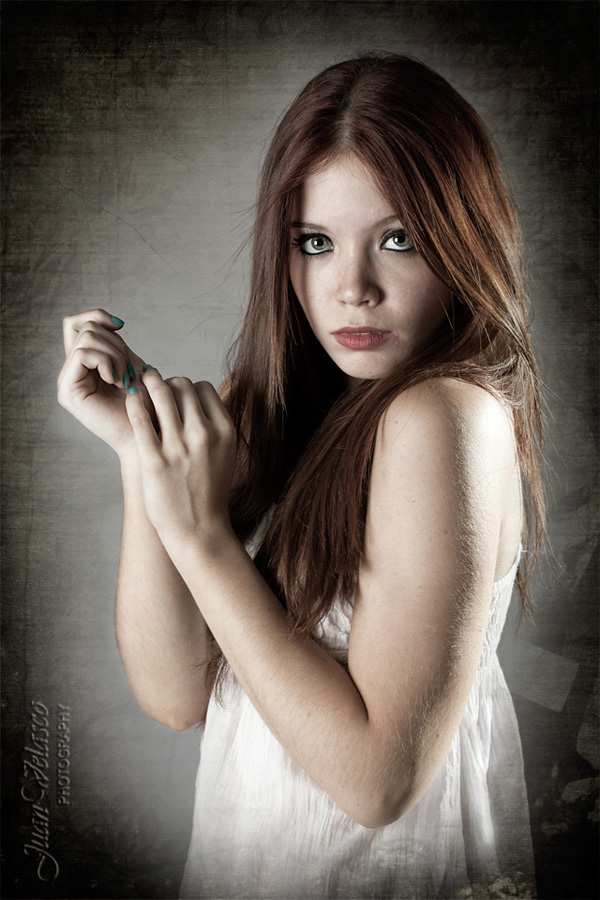 photo "***" tags: glamour, portrait, old-time, eyes, face, feeling, girl, hair, juan velasco, velasco