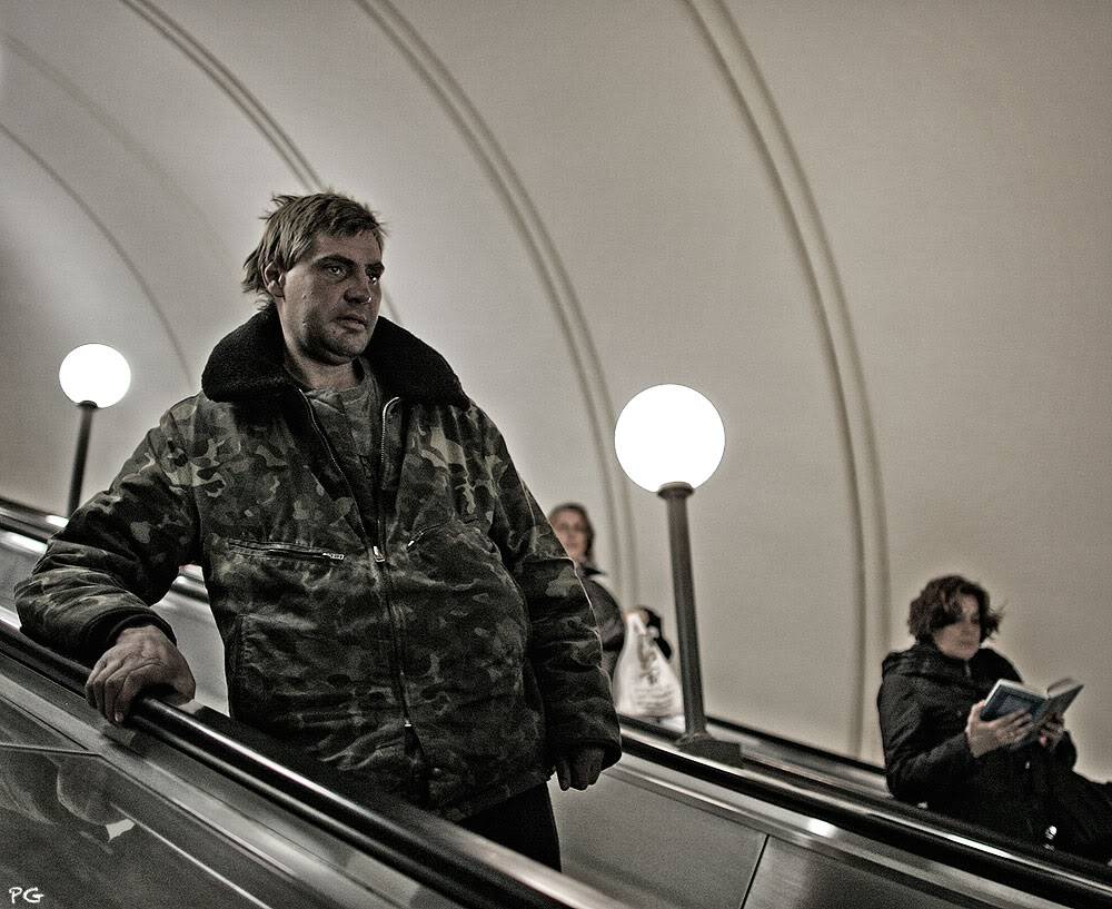 photo "***" tags: genre, man, subway, жизнь