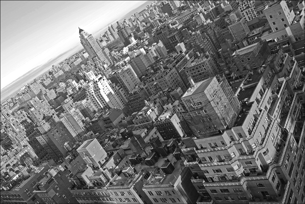 photo "Over the city" tags: black&white, landscape, New York City