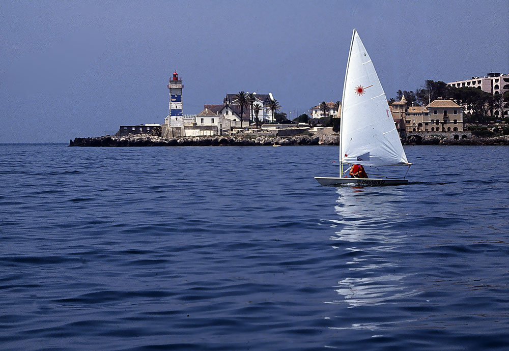 photo "Lonely Sail" tags: landscape, sport, Cascais, Europe, portugal