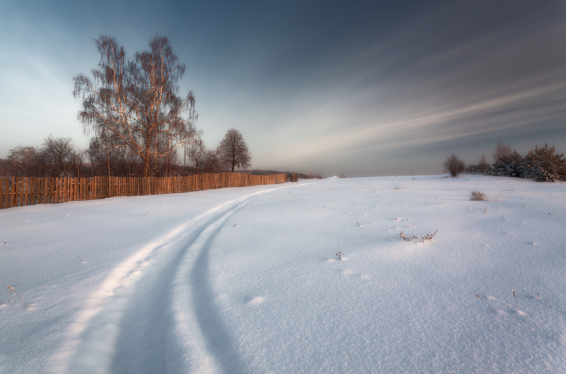 photo "***" tags: landscape, clouds, snow, winter, Берёза, Тропинка, деревья, забор