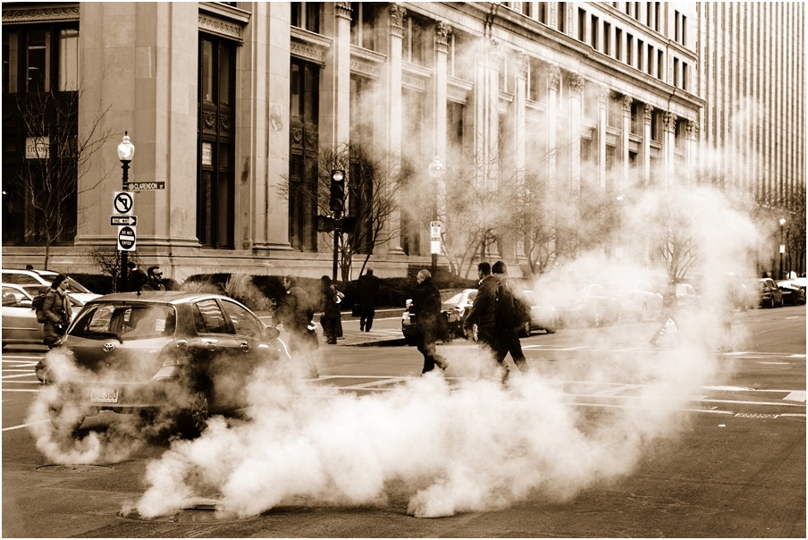 photo "Steamy Street" tags: street, man, woman, машина, пар