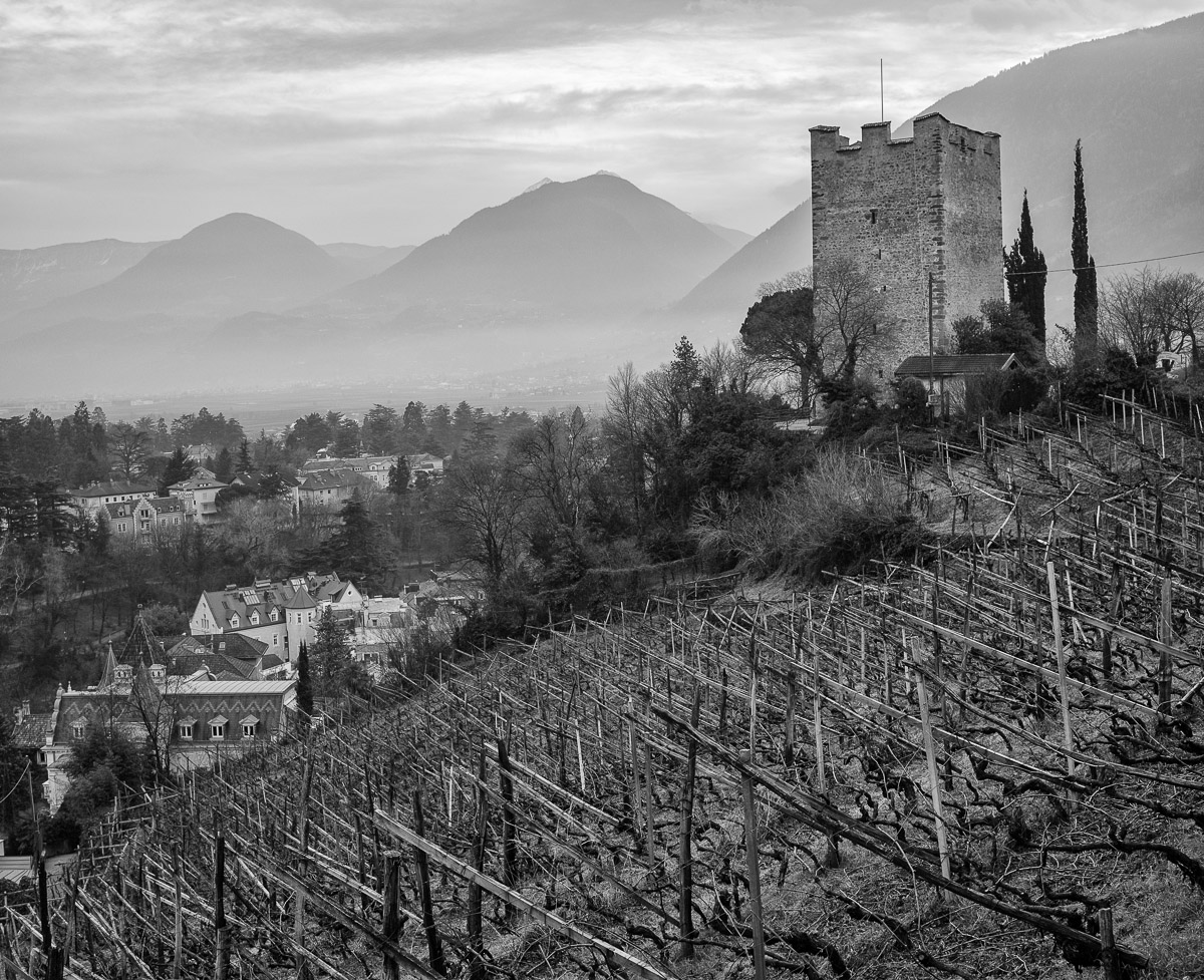 photo "Merano" tags: landscape, city, black&white, 