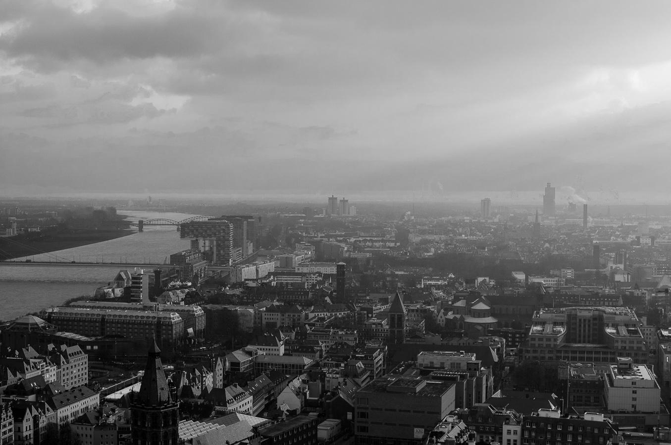 photo "Cologne - winter sun" tags: city, black&white, travel, Europe, германия