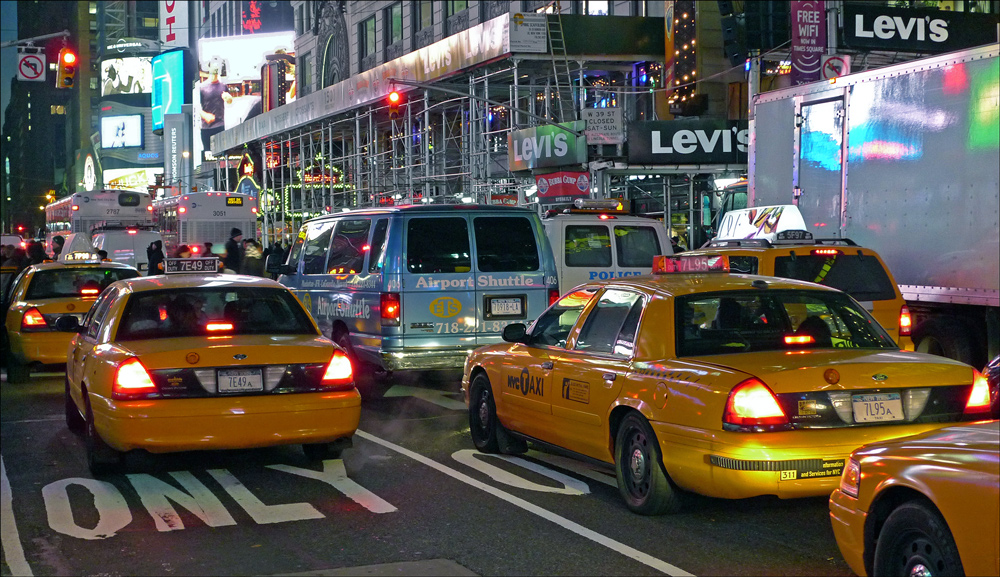 photo "Yellow night" tags: city, New York City, ночной пейзаж