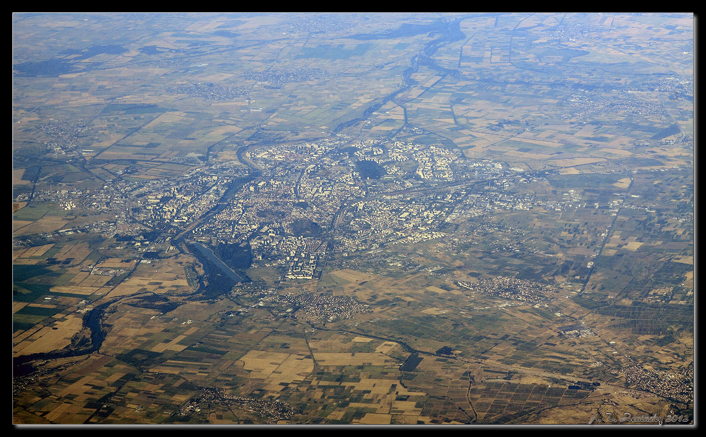 photo "Plovdiv" tags: landscape, travel, city, Europe, field, meadow, road, summer