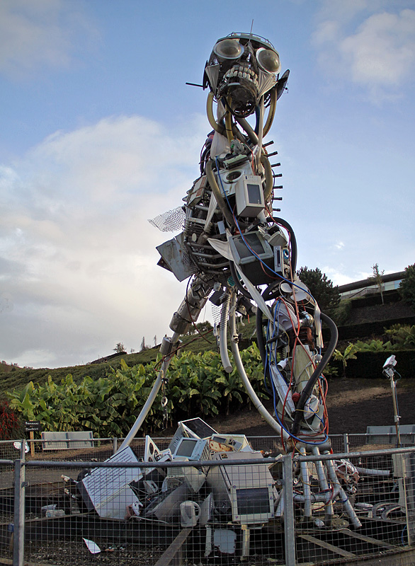 photo "WEEE-man" tags: technics, 