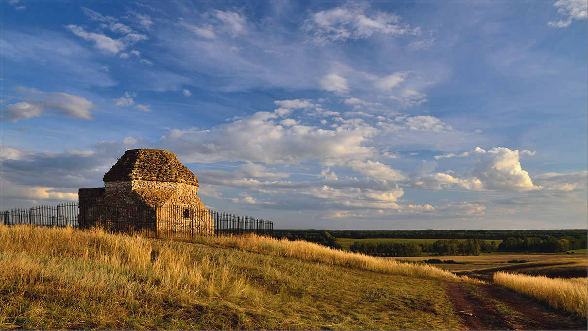 photo "***" tags: architecture, landscape, clouds, sky, summer, сооружение, травы