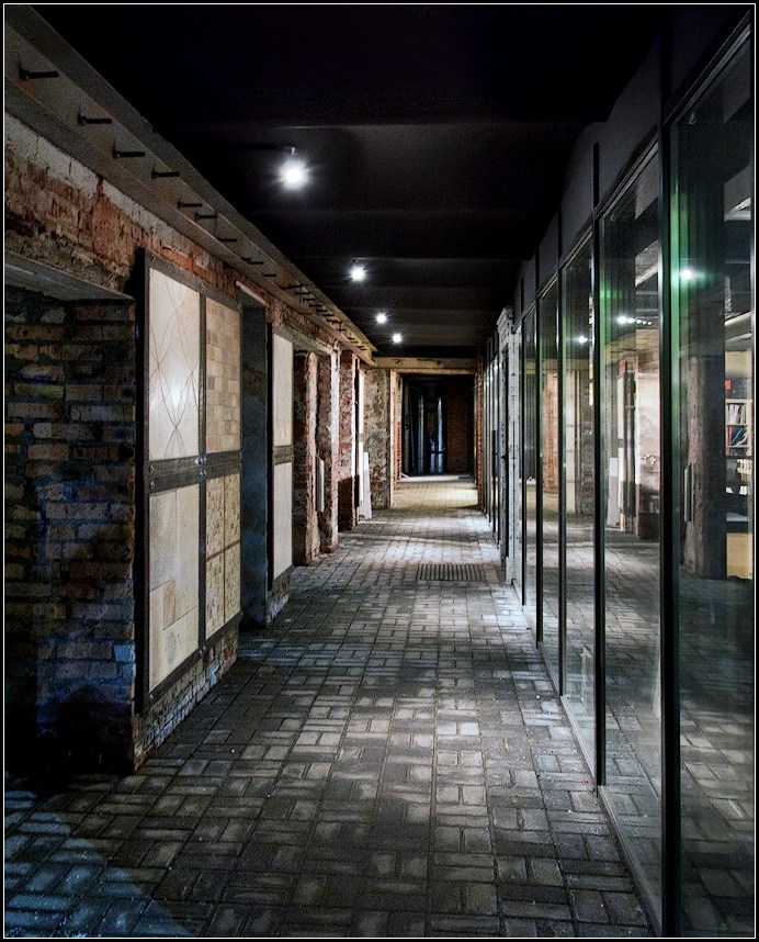 photo "portal" tags: city, 