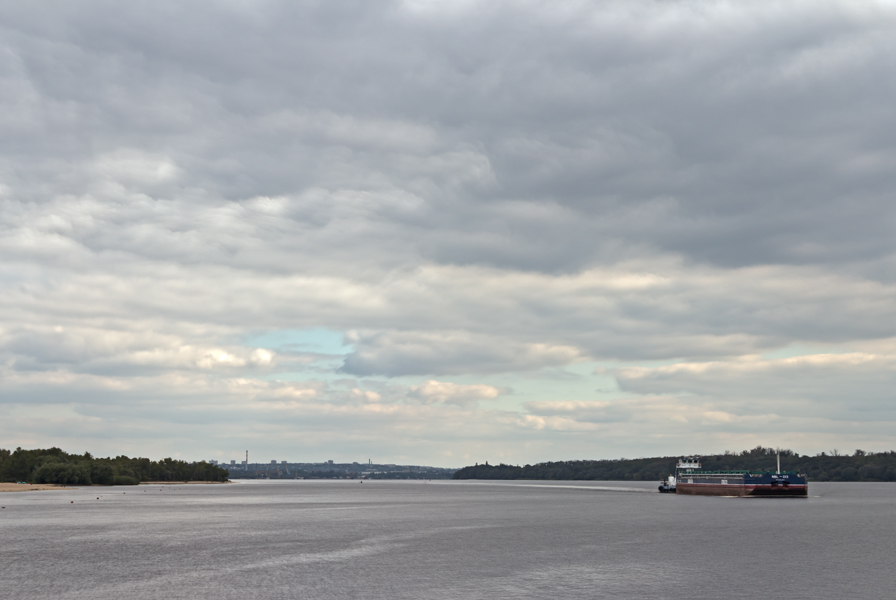 фото "Эй на барже..." метки: пейзаж, Днепр, Запорожье, Украина, баржа, небо, облака