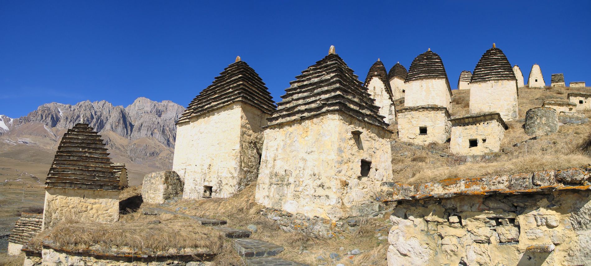 photo "***" tags: architecture, travel, panoramic, древнее захоронение, погребальная архитектура