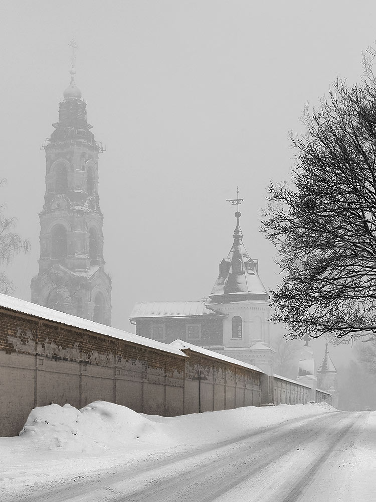 photo "***" tags: landscape, road, winter, монастырь