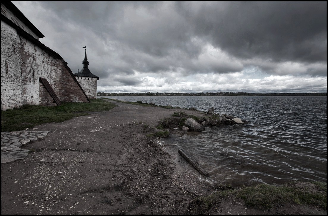 фото "непогода" метки: архитектура, путешествия, Кирилло-Белозерский монастырь