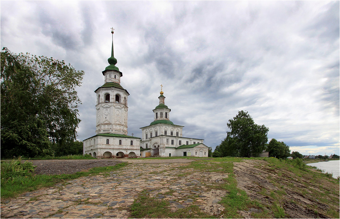 фото "Никольская церковь" метки: , Великий Устюг, лето, небо, облака, путешествие, церковь