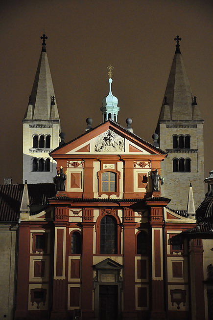 photo "Hочные башне a здание" tags: architecture, Prag, Prague, Praha