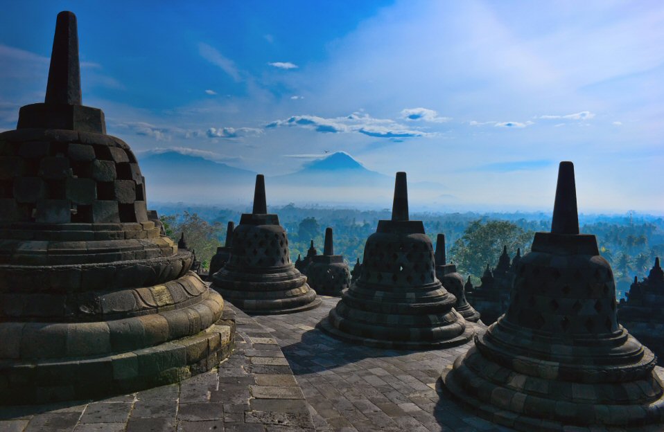 photo "Foggy Morning" tags: landscape, architecture, travel, Asia, mountains, temple