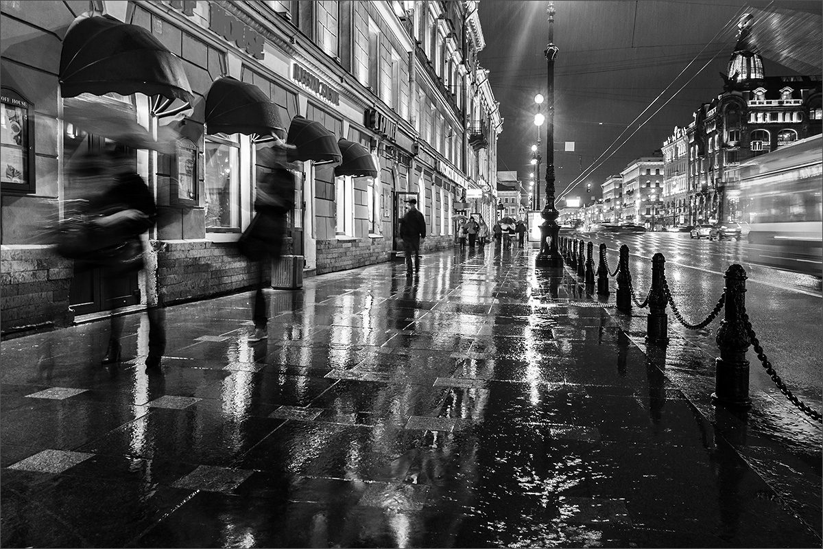 photo "***" tags: city, black&white, St. Petersburg, autumn, rain