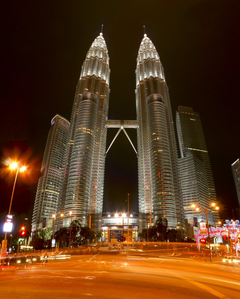 photo "Petronas Twin Towers in the light" tags: travel, architecture, city, Asia, building