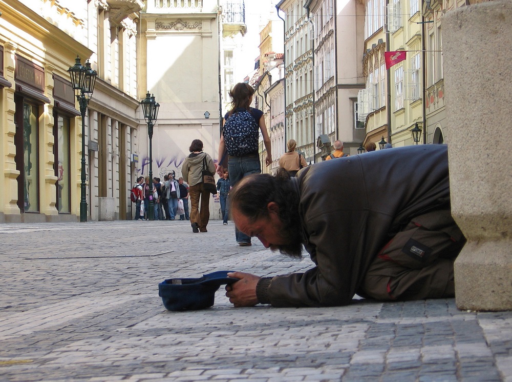 photo "Prague_bum" tags: street, Prague, Prague bum, anatoliy sidorov, anatoly sidorov, praga, анатолий сидоров