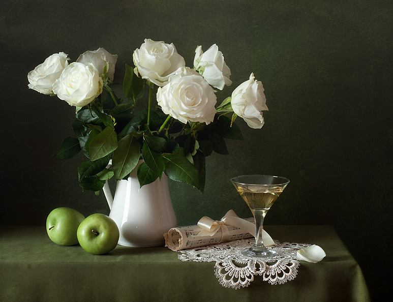 фото "///" метки: натюрморт, still life, букет, мартини, розы, салфетка, свет, фотонатюрморт, цветы, яблоко