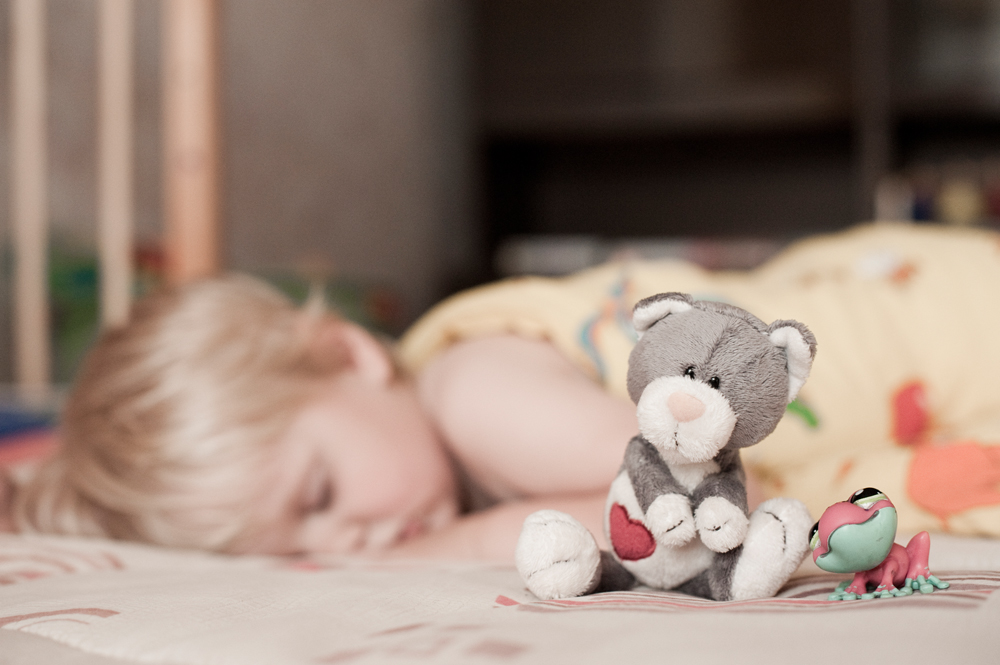 фото "Аня спит, она устала....." метки: портрет, игрушки, ребенок, сон