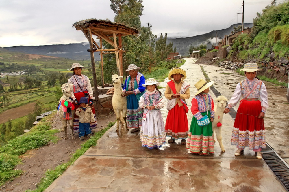 photo "***" tags: street, nature, travel, South America, children, pets/farm animals, village, wild animals, woman