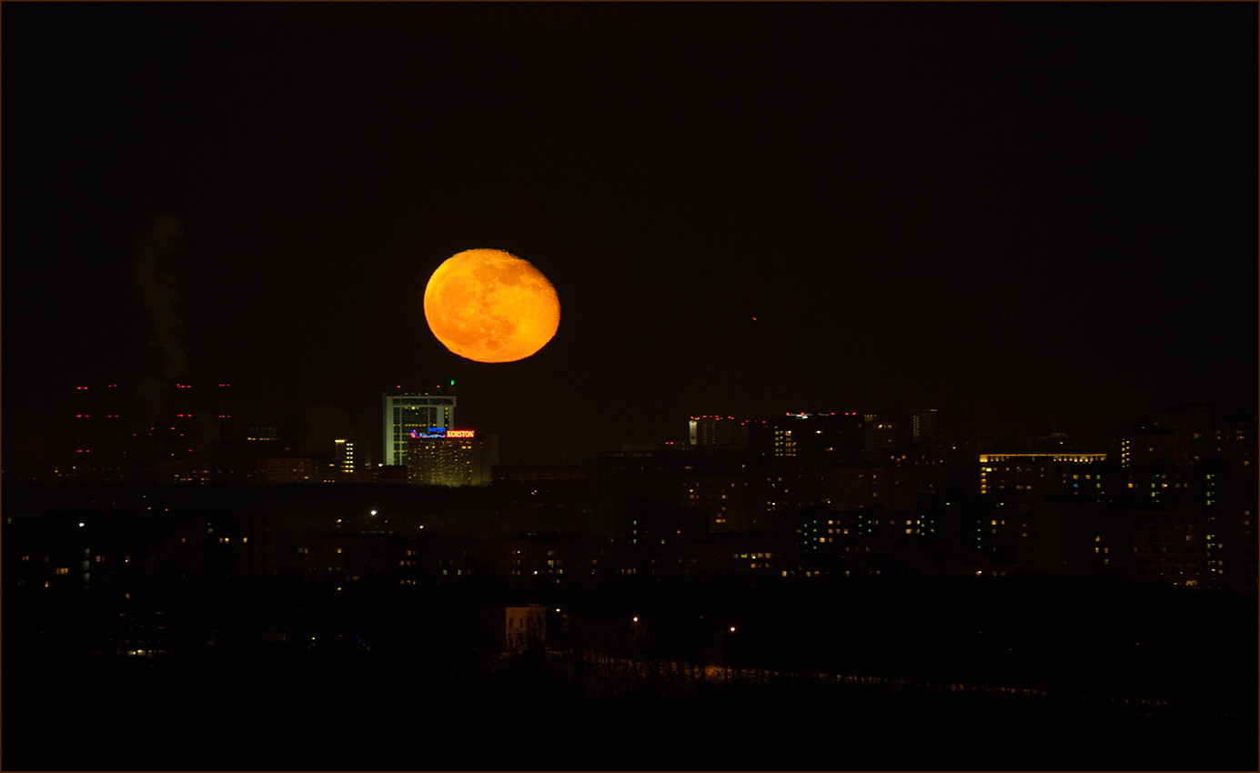 фото "Луна_2 над городом" метки: пейзаж, ночь