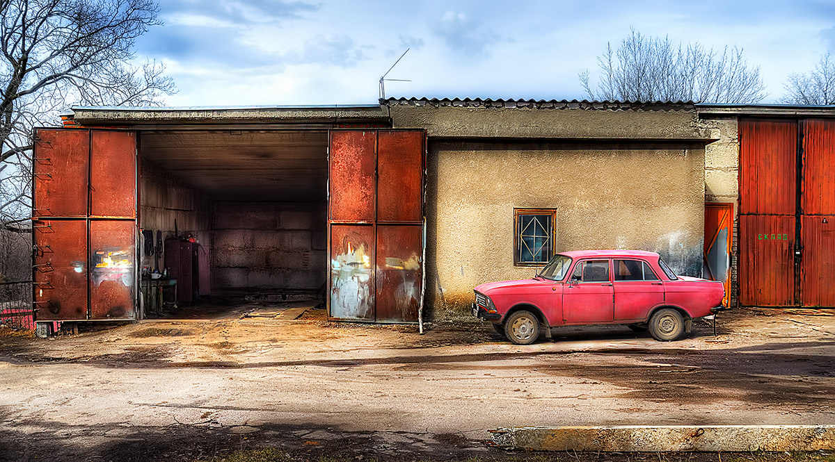 фото "Покатались и домой" метки: панорама, город, гараж, машина, москвичь