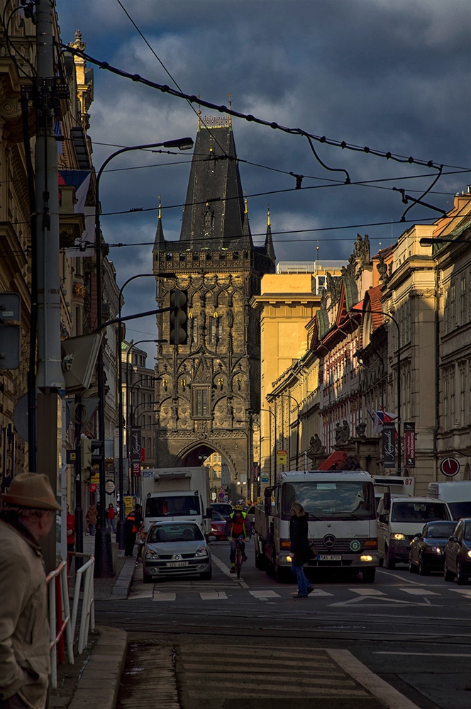 photo "***" tags: street, city, Europe, clouds, spring