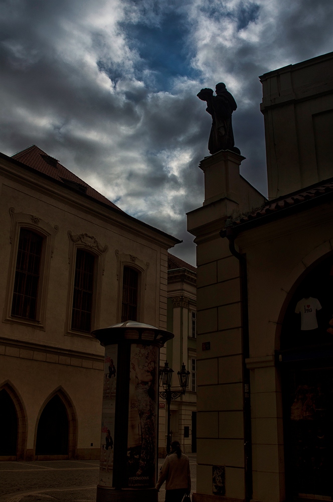 photo "***" tags: street, travel, Europe, clouds, spring