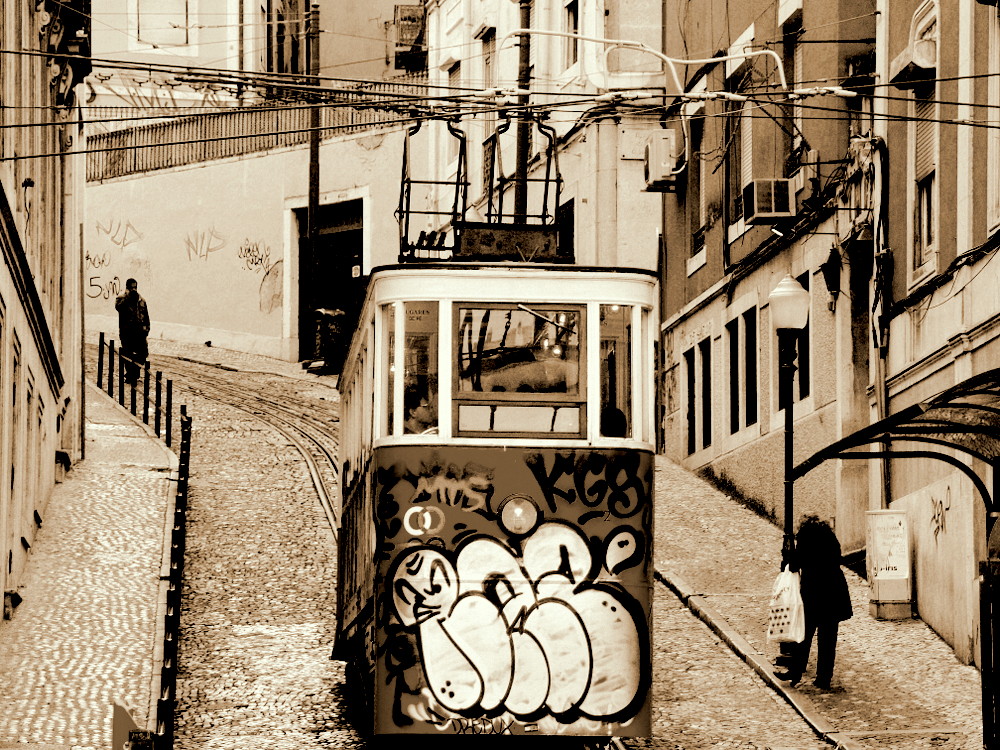 photo ""Elevador da Glória"" tags: street, city, 