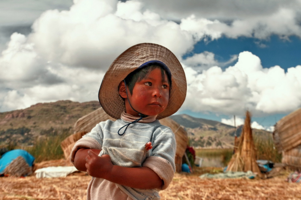 фото "юный тититаковец Хосе" метки: портрет, путешествия, репортаж, Южная Америка, дети, облака