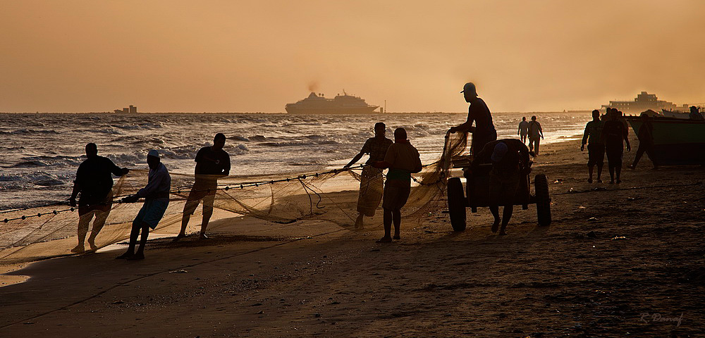 photo "Fishermen 4" tags: genre, Africa, sea, water