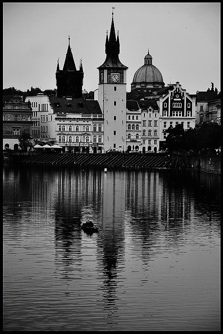 фото "Башне, домa a река Влтава" метки: архитектура, черно-белые, Prag, Praha, Прага