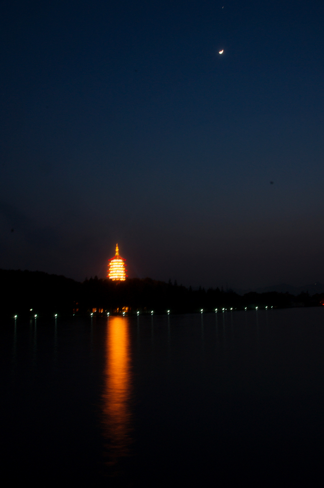 photo "moon night" tags: landscape, architecture, nature, Asia, spring, sunset, water