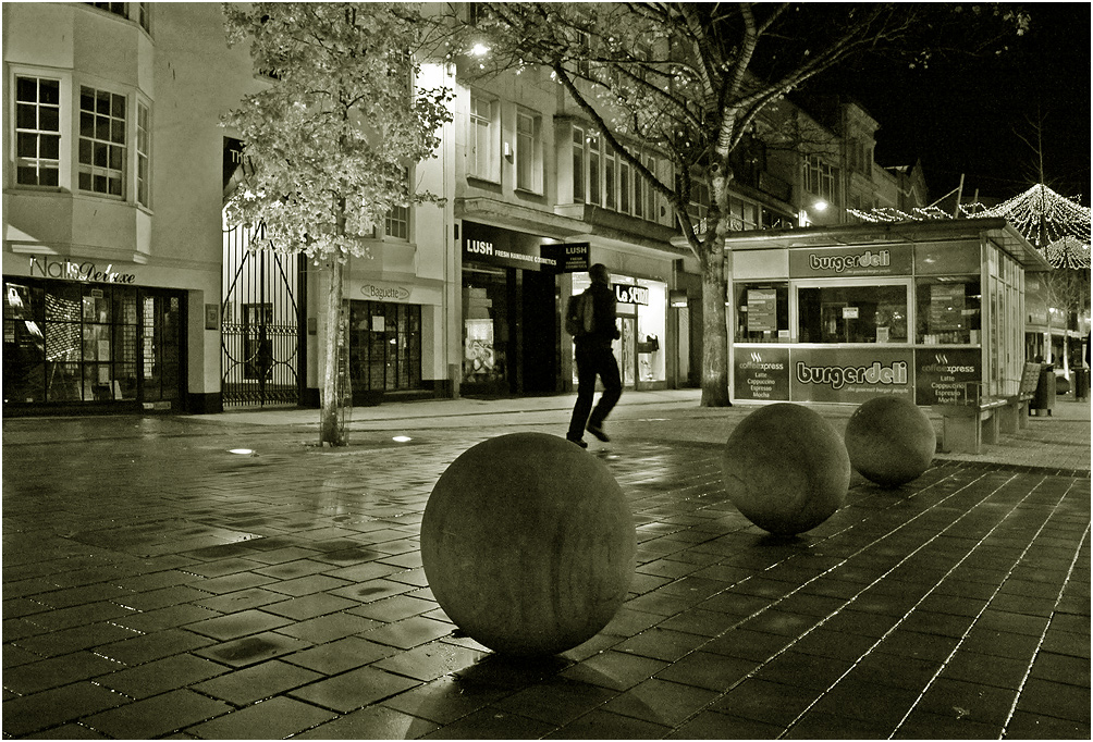 photo "***" tags: black&white, evening, people, чёрно-белое